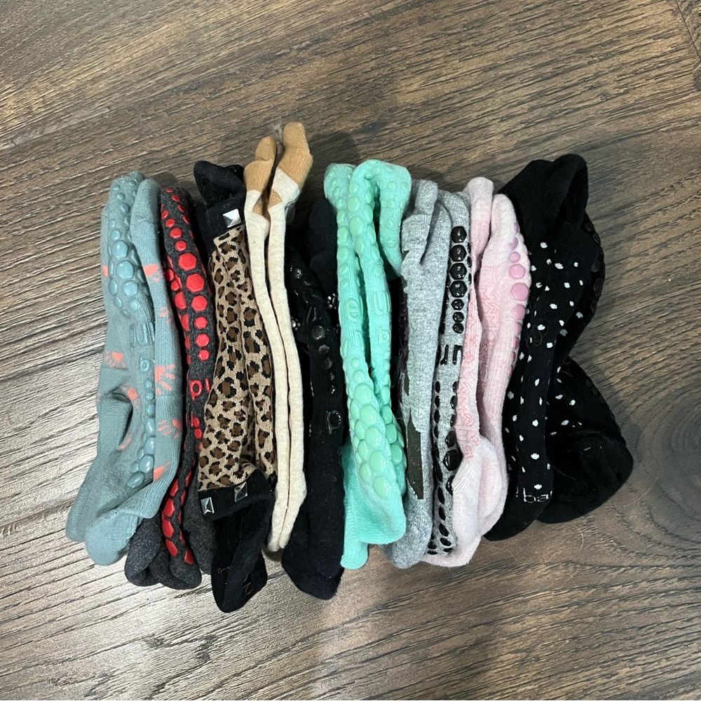 Set of 9 Pure Barre sticky socks size medium